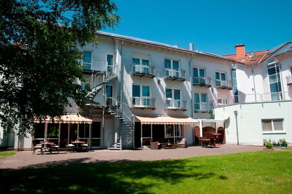 Hotel Saarpark Mettlach Exterior photo